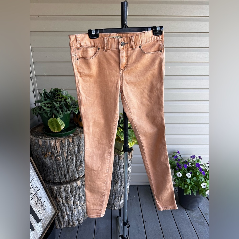 Free People size 28 skinny jeans